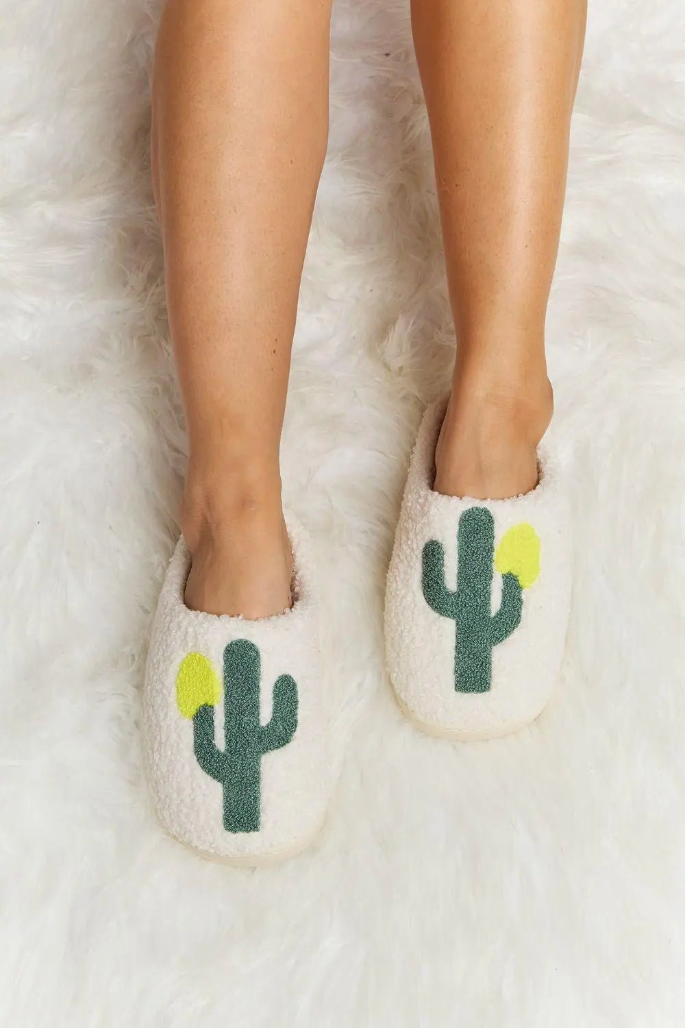 Melody Cactus Plush Slide Slippers - Sweet Wildflower Boutique