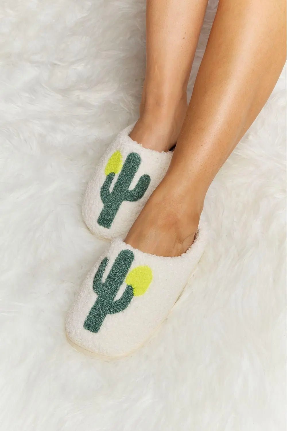 Melody Cactus Plush Slide Slippers - Sweet Wildflower Boutique