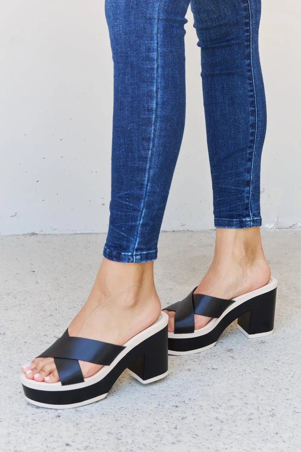 Weeboo Cherish The Moments Contrast Platform Sandals in Black - Sweet Wildflower Boutique